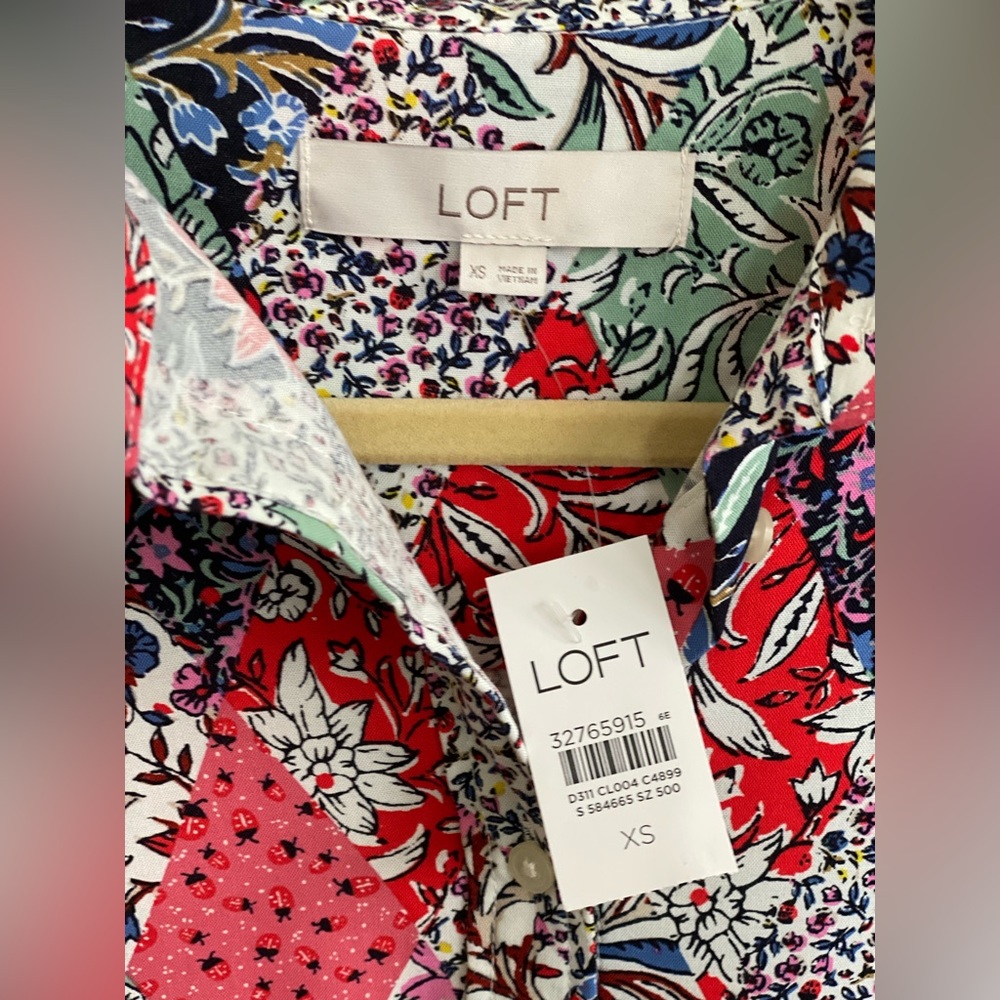 Ann Taylor Loft Tile Ruffle Mixed Media Shell - Picture 3 of 3